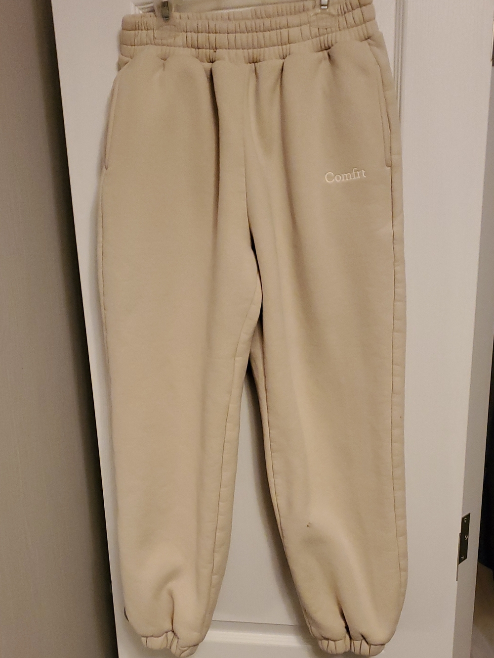 Comfrt Women's Sweatpants in Beige